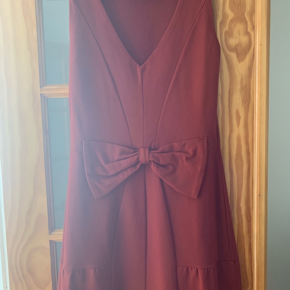 Short dress with bow